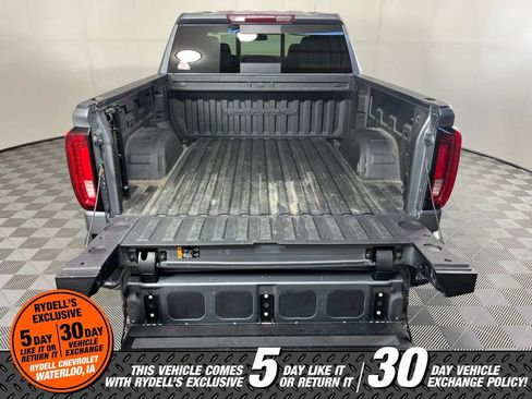 Used 2022 GMC Sierra 1500 Denali w/ Denali Premium Package AWD/4WD image 6
