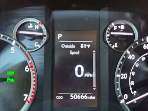 Used 2020 Lexus GX 460 Premium w/ Premium Package AWD/4WD image 11