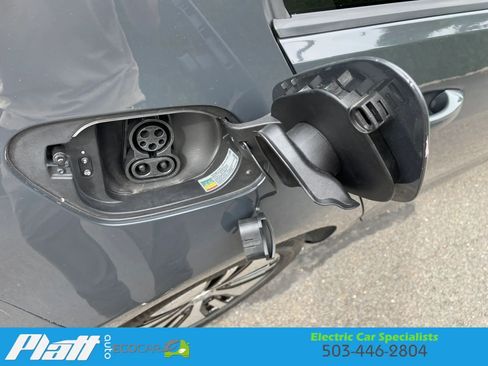 Used 2019 Volkswagen e-Golf SE w/ Driver Assistance Package FWD image 48