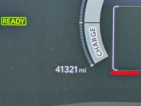Used 2025 Toyota Camry SE FWD image 10