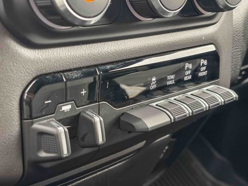 Used 2021 RAM 1500 Big Horn image 32