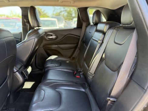 Used 2016 Jeep Cherokee Limited image 20