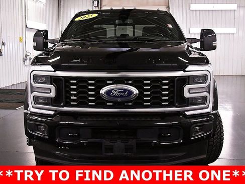 Used 2025 Ford F450 Platinum w/ FX4 Off-Road Package image 2