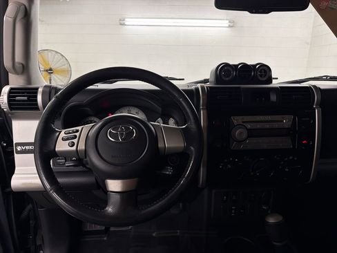 Used 2009 Toyota FJ Cruiser 2WD image 4