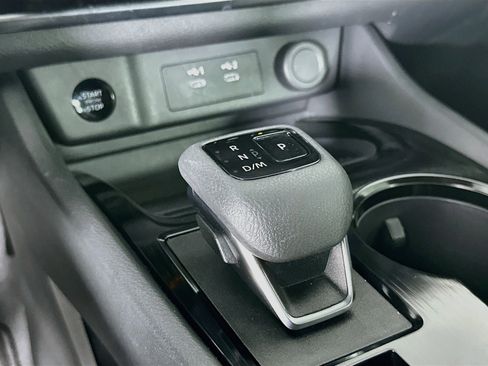 Used 2025 Nissan Rogue S FWD image 24