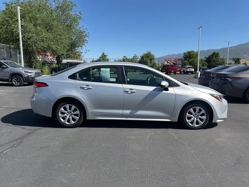 Used 2024 Toyota Corolla LE FWD image 3