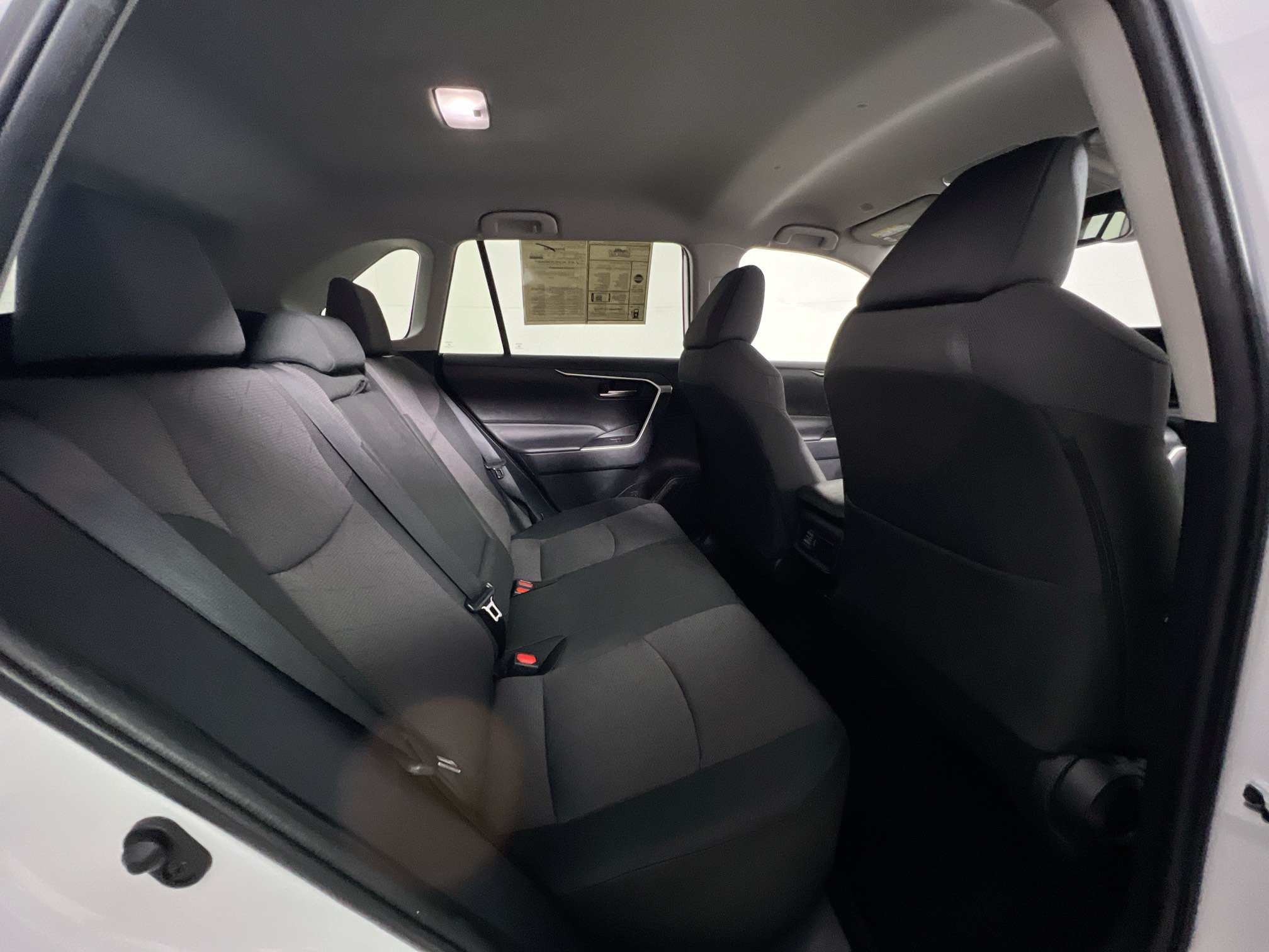 Used 2025 Toyota RAV4 XLE FWD image 33