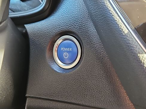 Used 2020 Toyota Corolla LE image 16