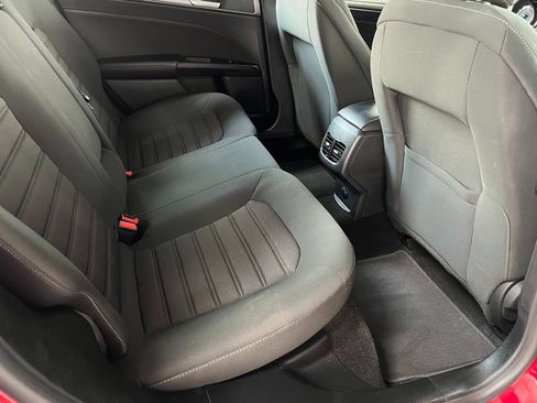 Used 2020 Ford Fusion SE FWD image 23