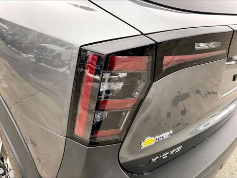 Used 2025 Nissan Kicks SV image 28