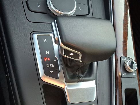 Used 2019 Audi A4 2.0T Premium w/ Convenience Package image 16