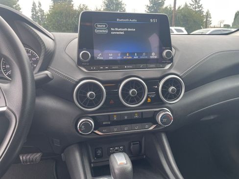 Used 2025 Nissan Sentra SV image 17