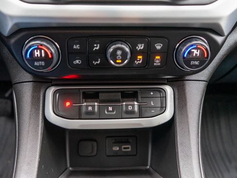 Used 2023 GMC Acadia SLT image 26