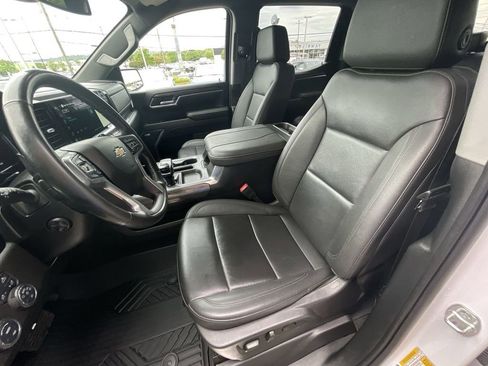 Used 2025 Chevrolet Silverado 1500 LTZ AWD/4WD image 18