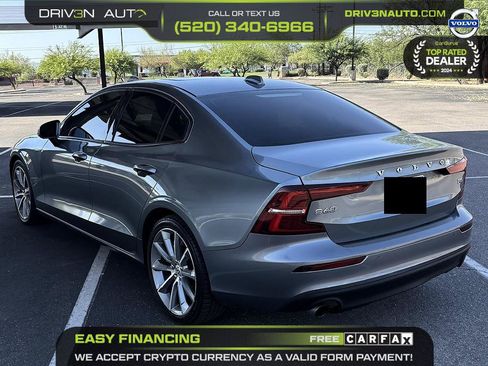 Used 2021 Volvo S60 T5 Momentum FWD image 5