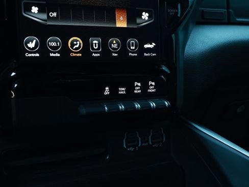Used 2020 RAM 1500 Big Horn RWD image 19