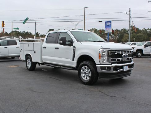 Used 2023 Ford F350 XLT w/ FX4 Off-Road Package image 8