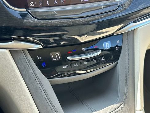 Used 2024 Cadillac XT6 Premium Luxury AWD/4WD image 31