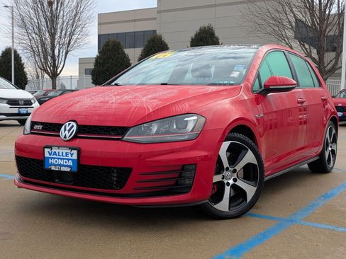 Used 2016 Volkswagen GTI SE w/ Driver Assistance Package image 2