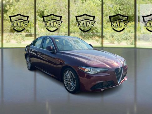 Used 2019 Alfa Romeo Giulia Ti w/ Quick Order Package 22X Lusso AWD/4WD image 3
