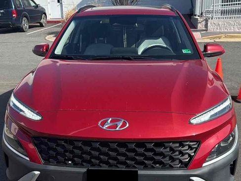 Used 2022 Hyundai Kona SEL w/ Convenience Package image 2