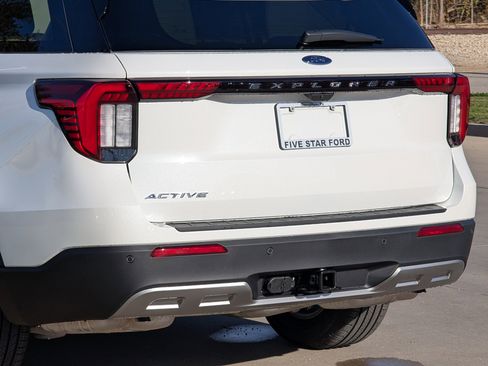 New 2026 Ford Explorer Active w/ Active Comfort Package image 6
