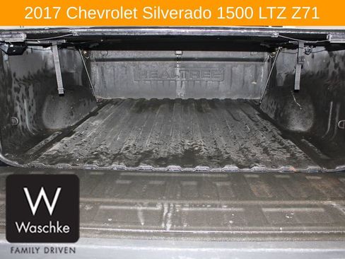 Used 2017 Chevrolet Silverado 1500 LTZ Z71 w/ Realtree Edition image 16