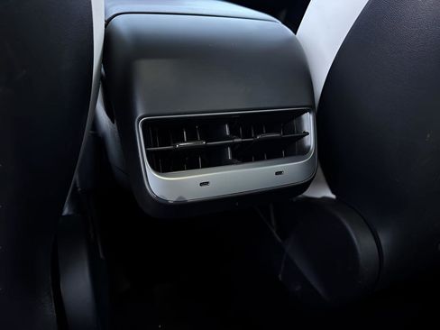 Used 2023 Tesla Model 3 Standard Range image 19