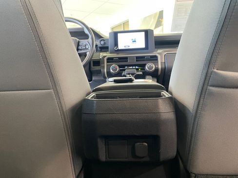 Certified 2025 Toyota Tacoma SR5 AWD/4WD image 32