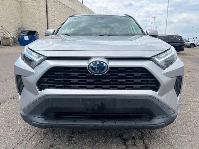 Used 2022 Toyota RAV4 XLE w/ Convenience Package AWD/4WD image 9