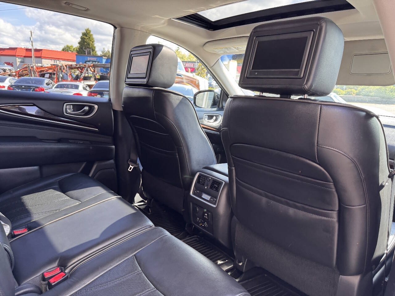 Used 2013 INFINITI JX35 AWD w/ Premium Pkg image 17