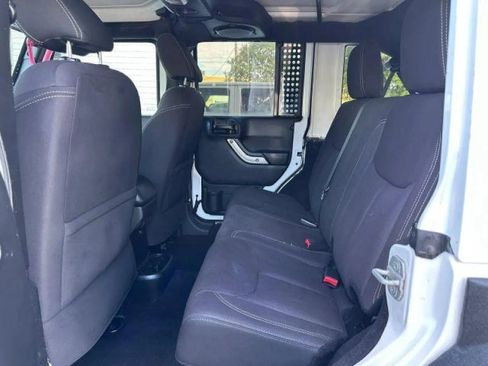 Used 2013 Jeep Wrangler Unlimited Rubicon w/ Connectivity Group AWD/4WD image 16