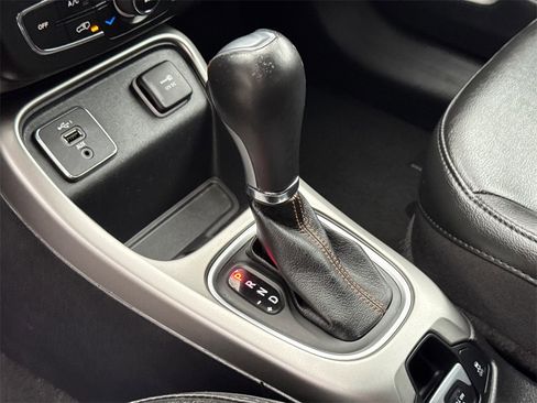 Used 2021 Jeep Compass Latitude image 27