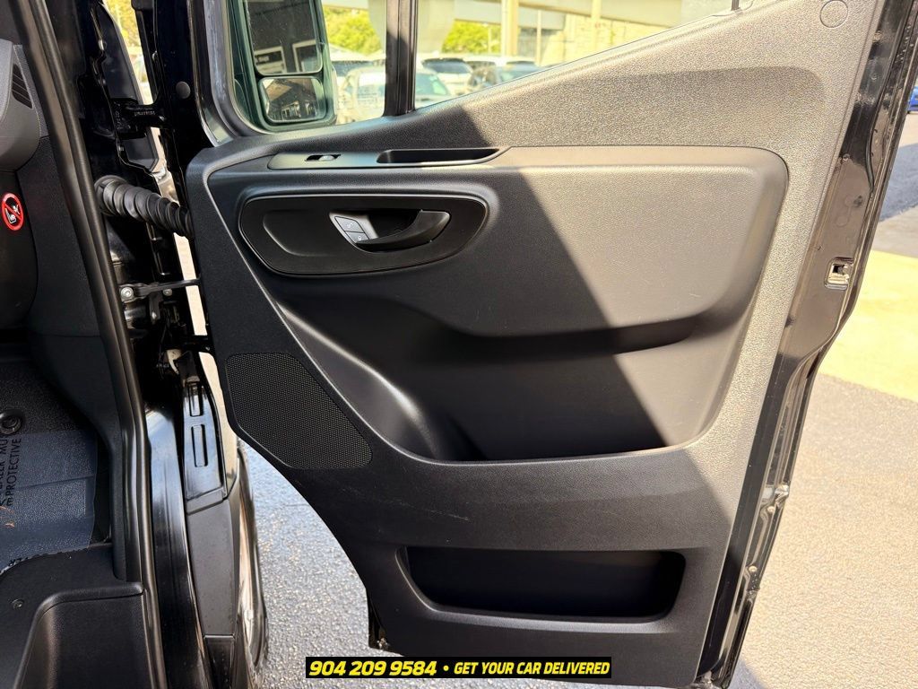 Used 2019 Mercedes-Benz Sprinter 2500 image 32
