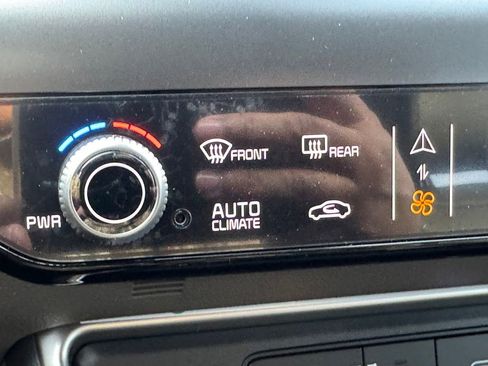 New 2026 Kia Carnival image 24