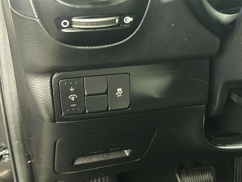 Used 2019 Kia Soul FWD image 22