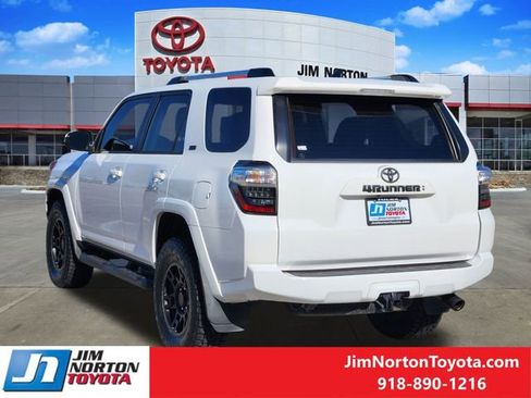Used 2023 Toyota 4Runner SR5 Premium image 8