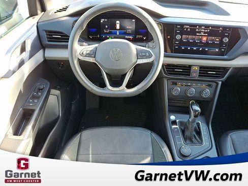 Certified 2022 Volkswagen Taos SE image 12