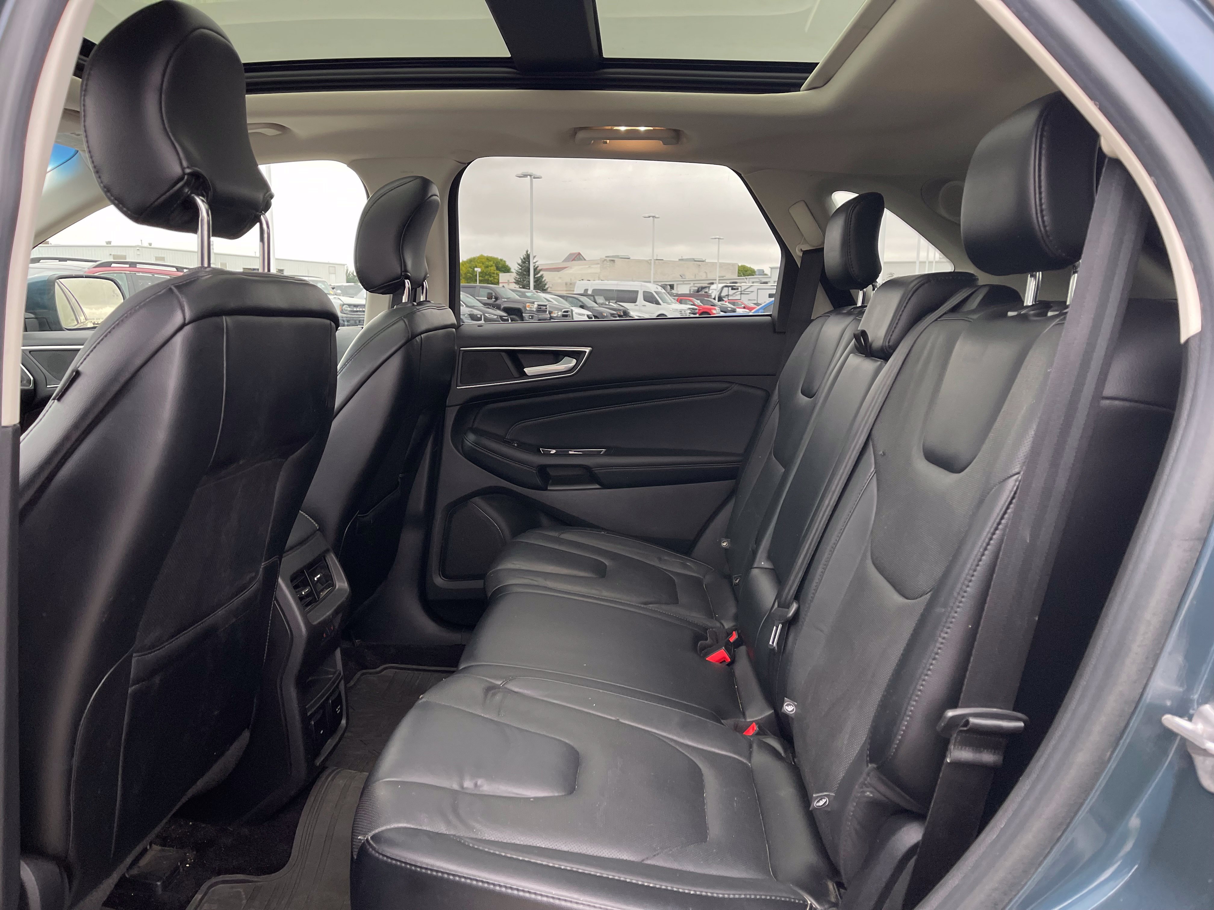 Used 2016 Ford Edge Titanium w/ Equipment Group 301A AWD/4WD image 16