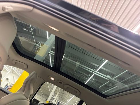 Certified 2025 Volvo V60 B5 Cross Country Plus image 29