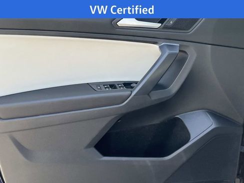 Used 2021 Volkswagen Tiguan SE w/ Panoramic Sunroof Package FWD image 12