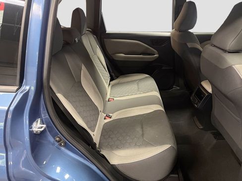 Used 2025 Subaru Forester AWD/4WD image 24