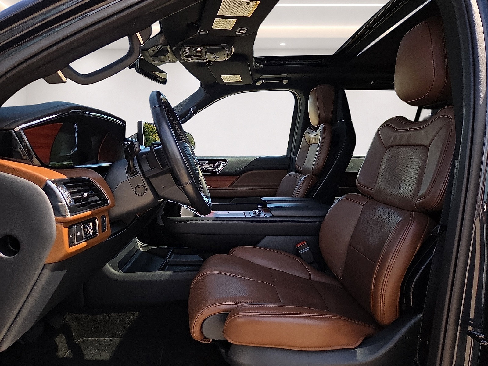 Used 2024 Lincoln Navigator Reserve AWD/4WD image 15