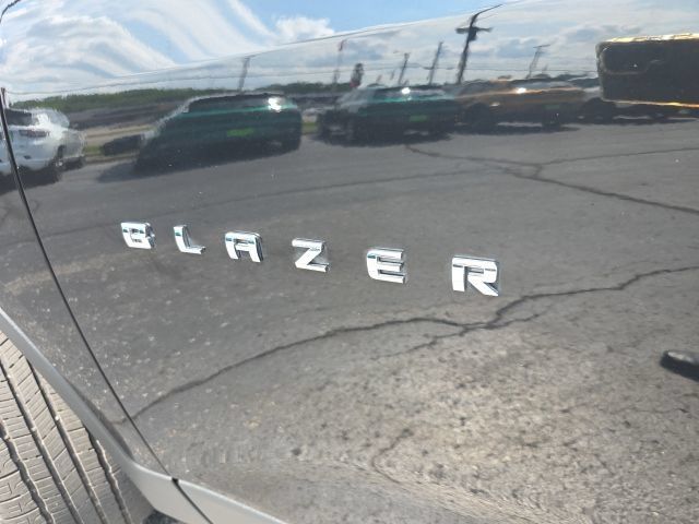 Used 2019 Chevrolet Blazer LT FWD image 42