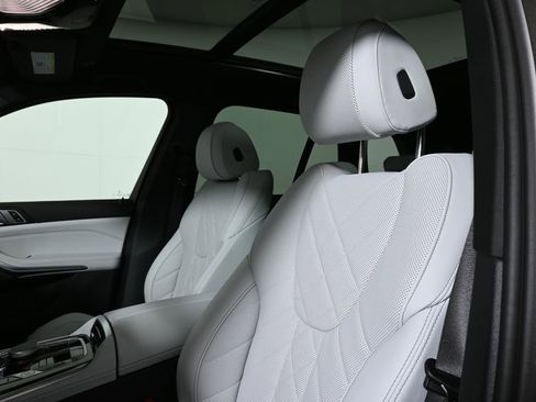 New 2026 BMW X5 xDrive40i w/ Premium Package image 15