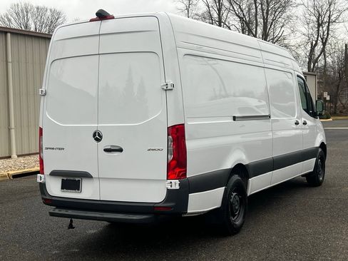 Used 2025 Mercedes-Benz Sprinter 2500 image 5