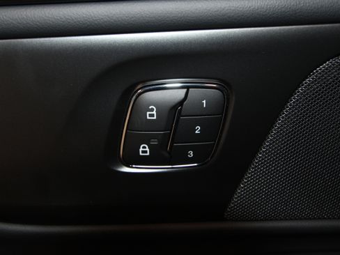 New 2026 Lincoln Nautilus Reserve image 7