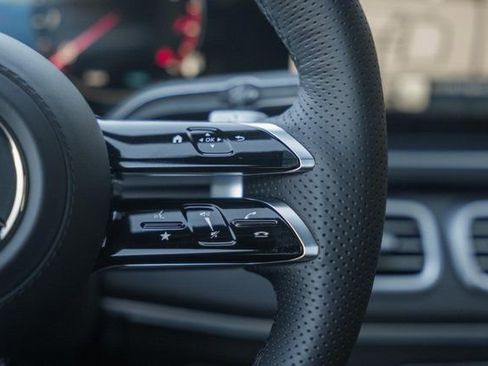 New 2026 Mercedes-Benz GLS 450 4MATIC image 32