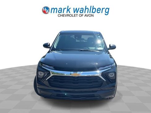 Used 2025 Chevrolet TrailBlazer LS w/ LS Convenience Package FWD image 3