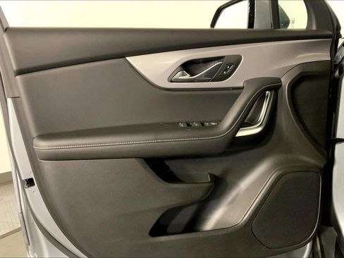 Used 2025 Chevrolet Blazer LT image 24